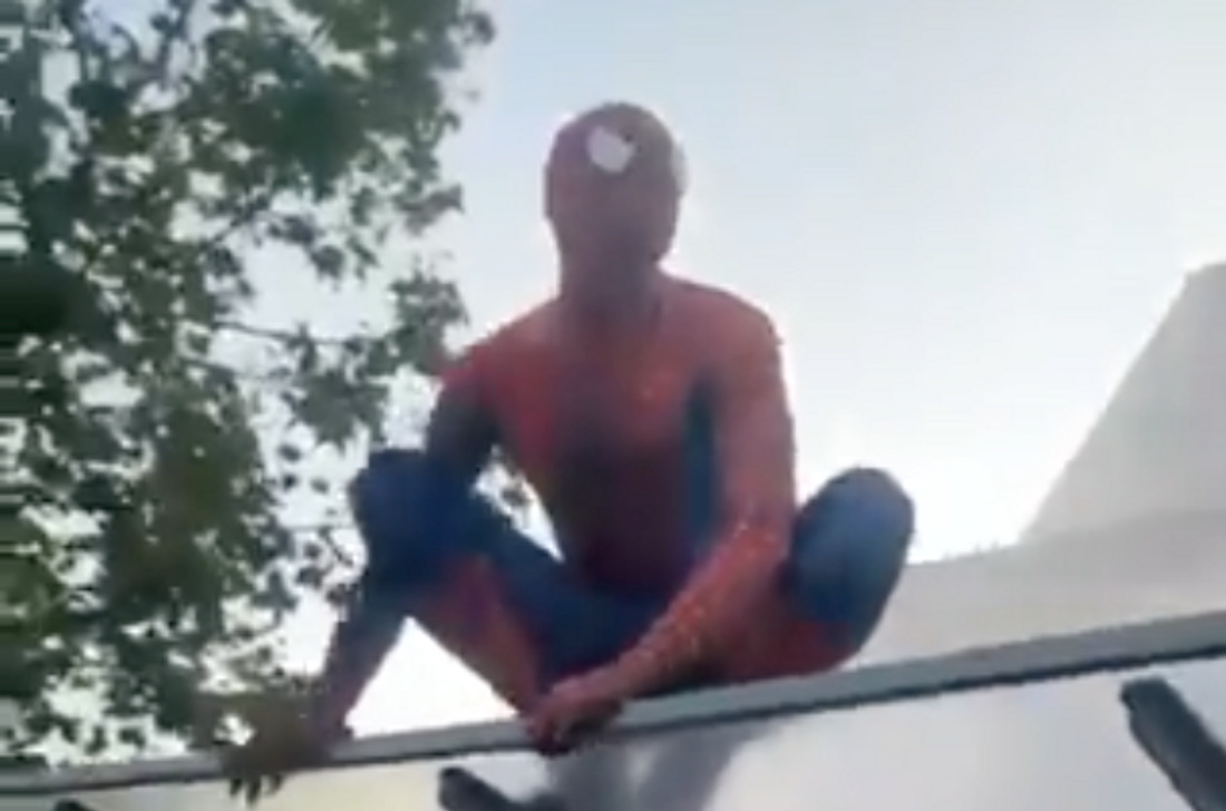 Spiderman est passé par la lucarne d'Évry !